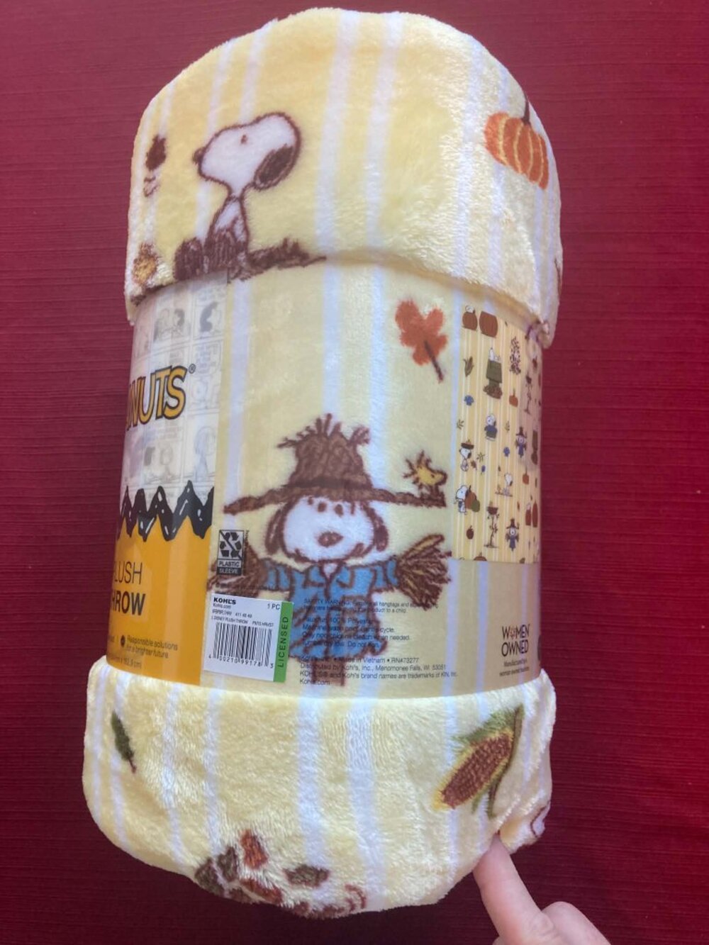 Brand New 5' x 6' The Big One Peanuts Harvest Plush Throw Blanket - Picture 10 of 11